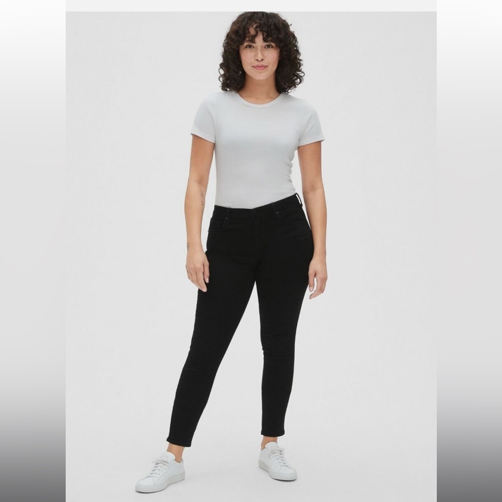 Gap true skinny mid rise black jeans